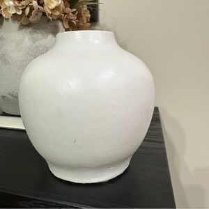 Threshold Small ceramic vase